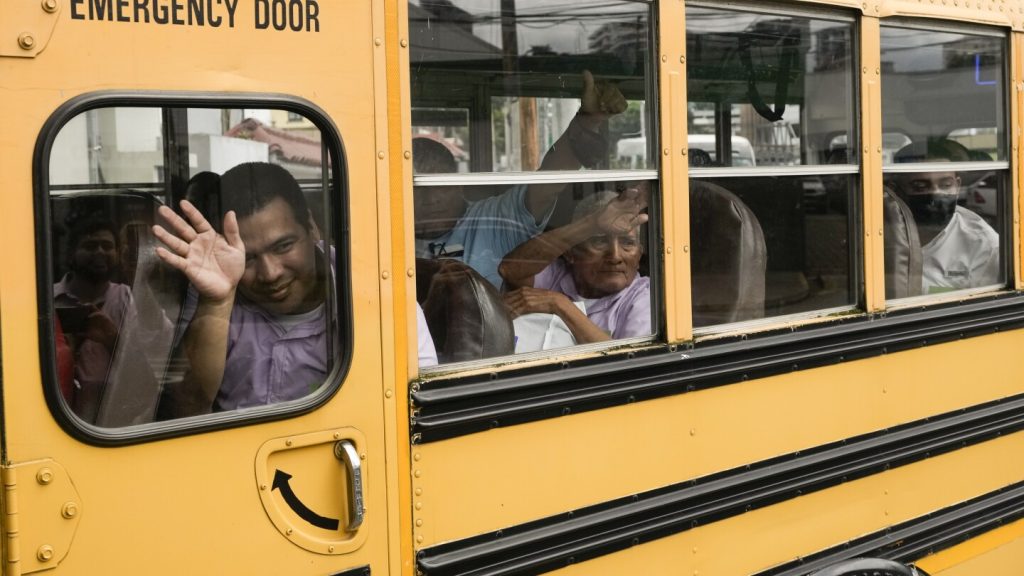 نيكاراجوا تسحب الجنسية من 135 سجينا تم إطلاق سراحهم إلى غواتيمالا