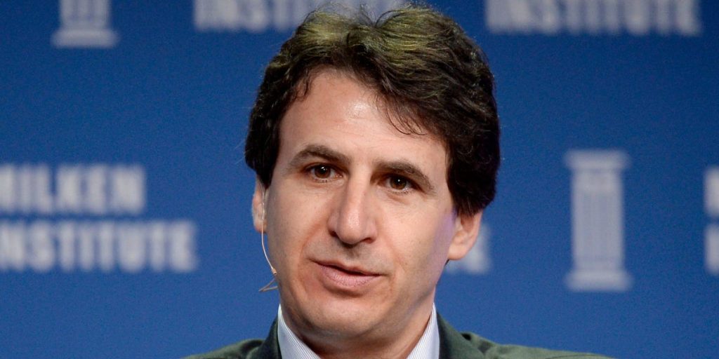 حددت شركة أبولو للتو هدفًا لإدارة 1.2 تريليون دولار من القروض الخاصة بحلول عام 2029. توضح هذه الشرائح السبع كيف ستصل إلى هناك.