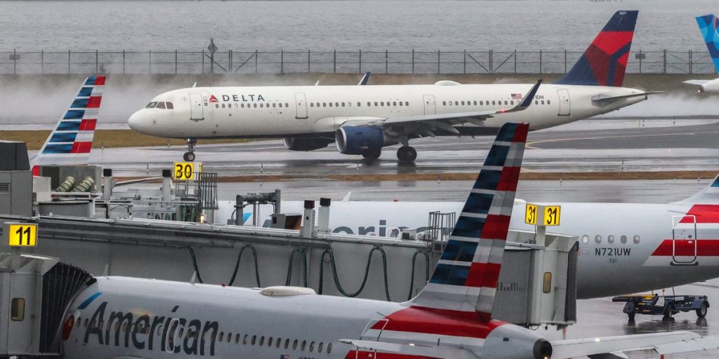 تتنازل شركات الطيران عن رسوم الإلغاء وتحديد الأسعار للمسافرين في فلوريدا خلال إعصار ميلتون