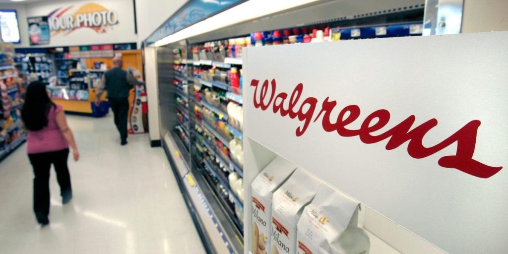Walgreens تغلق 1200 متجرًا