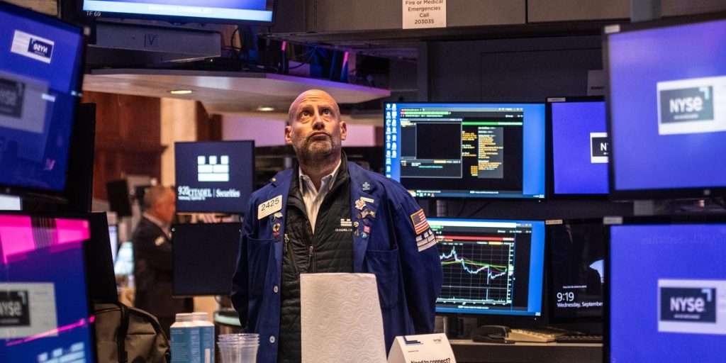 سوق الأسهم اليوم: يتم تداول المؤشرات بشكل مختلط حيث يقوم المستثمرون بفحص أرباح البنوك الكبرى