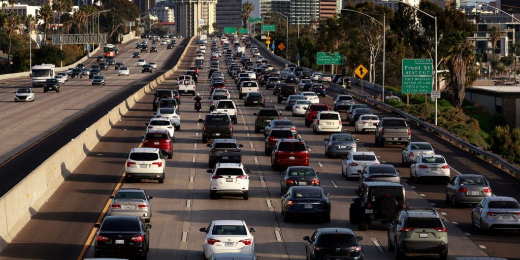 سيارتك تعكس شخصيتك، والبيانات تثبت ذلك. لكن هوس أميركا بالسيارات يحمل معه جوانب سلبية خفية.