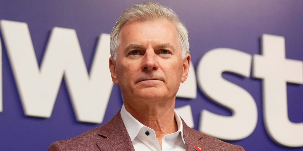 أصدر اثنان من كبار المديرين التنفيذيين لشركات الطيران رسالة واضحة إلى شركة بوينغ في الأسبوع الماضي: افعلوا ما هو أفضل