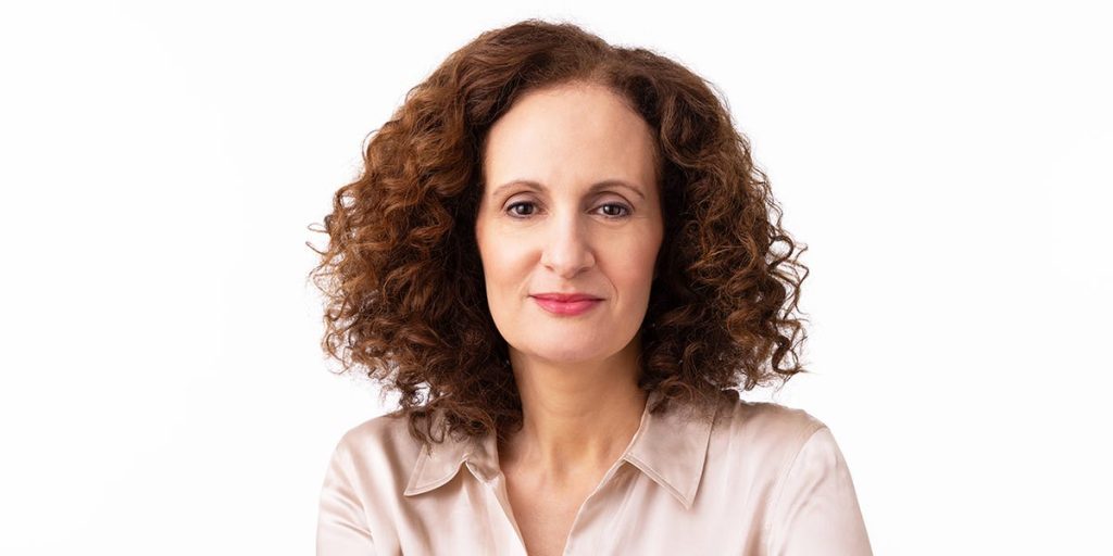 لقد كانت جوجل في طريقها لتحقيق الكفاءة. وقال مديرها المالي الجديد إنها تستطيع “المضي قدمًا قليلاً”.