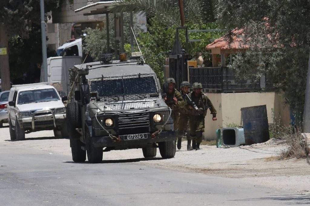 أصيب شخص واحد، والعديد من حالات الاختناق بسبب الغاز المسيل للدموع السام خلال الأعمال القتالية الفلسطينية الإسرائيلية في الضفة الغربية