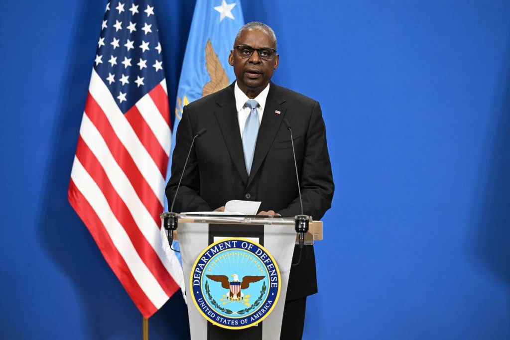 وزير الدفاع الأمريكي يقول إنه لا توجد مؤشرات على أن موظفين في مكتبه قاموا بالتحقيق في تسريبات إسرائيلية