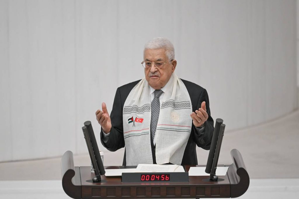 الرئيس الفلسطيني يحذر من نكبة ثانية في غزة