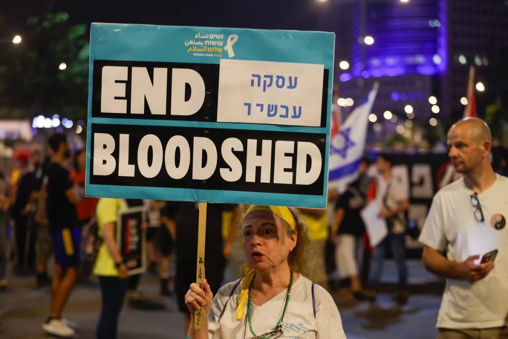 المجتمع الإسرائيلي منقسم ويسير على طريق الانهيار التام