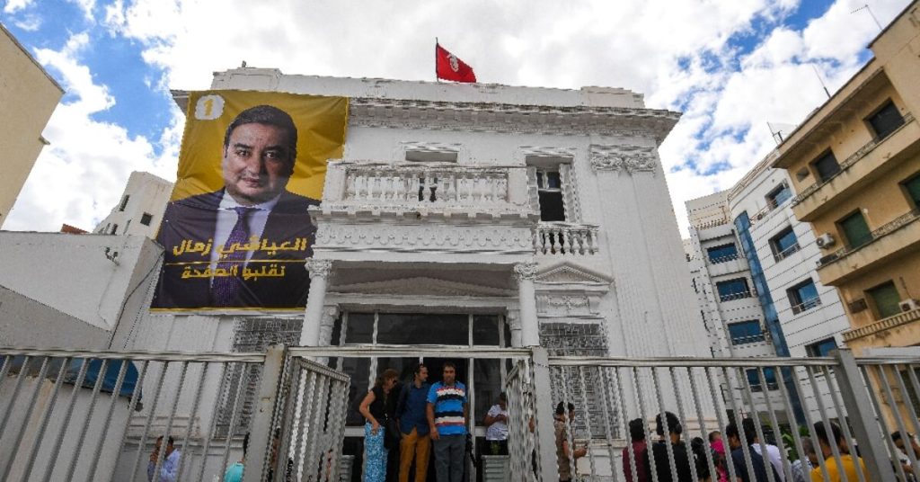 يعكس عدم وجود مراقبين للانتخابات في تونس حملة القمع