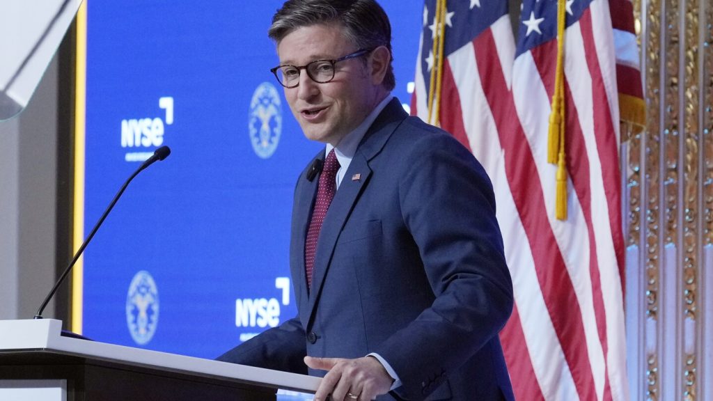 يعرض رئيس مجلس النواب جونسون جدول أعمال الجمهوريين وهم يقاتلون من أجل الاحتفاظ بالأغلبية في مجلس النواب