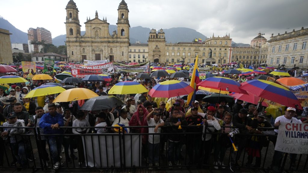 البلدان التي استفادت من أسماء نطاقات المستوى الأعلى الخاصة بها