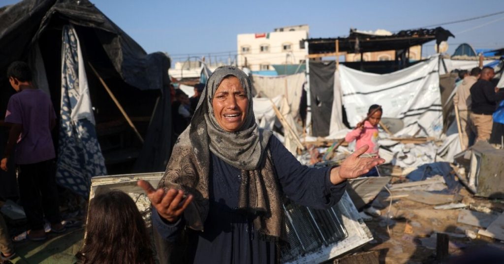 مصدر يقول إن قطر الوسيط في غزة تنسحب في إشارة إلى الطريق المسدود