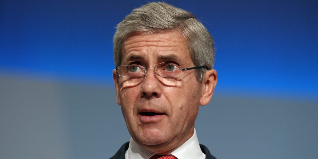 يقول هذا الرئيس التنفيذي للبيع بالتجزئة إن تقديم الطعام بشكل أفضل والحمامات الأفضل سيساعد في إعادة العمال إلى المكتب