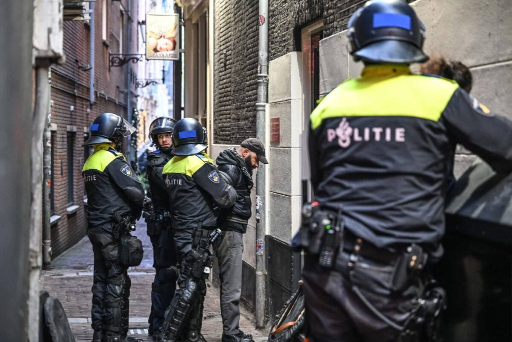 يعترف مدير مركز الأبحاث الإسرائيلي بأن العنف في أمستردام لم يكن معاداة للسامية، بل معاداة للصهيونية