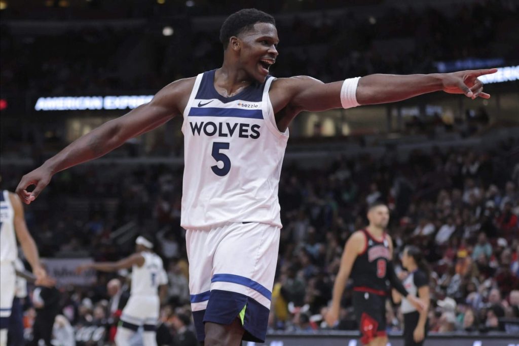 افتتح أنتوني إدواردز الموسم بخطة تسديد تشبه ستيف كاري