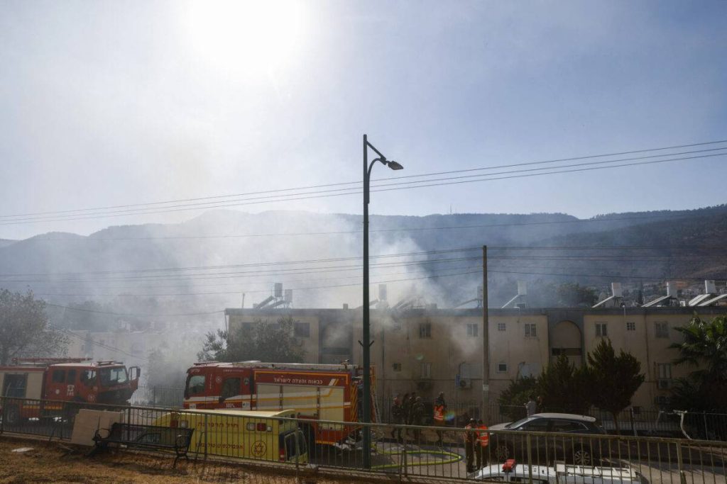 3 جرحى في هجوم صاروخي لحزب الله على شمال إسرائيل