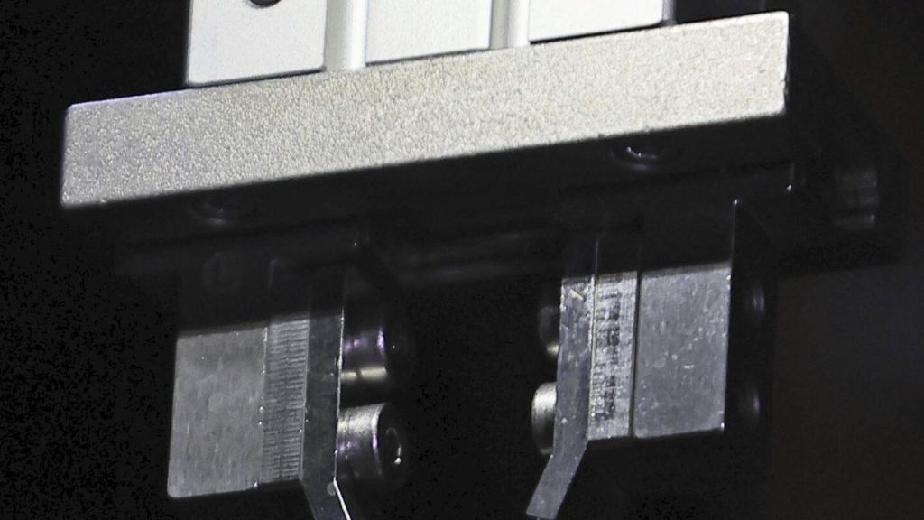 روبوت يسترد أول وقود منصهر من مفاعل فوكوشيما النووي