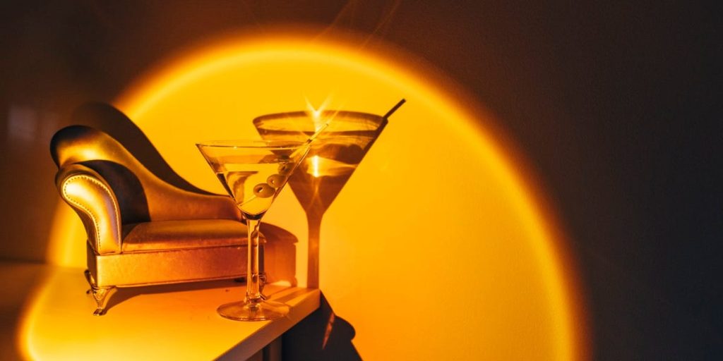 رخيصة وخالية من آثار الكحول تقريبًا – لماذا أصبح المارتيني الصغير جدًا رائجًا