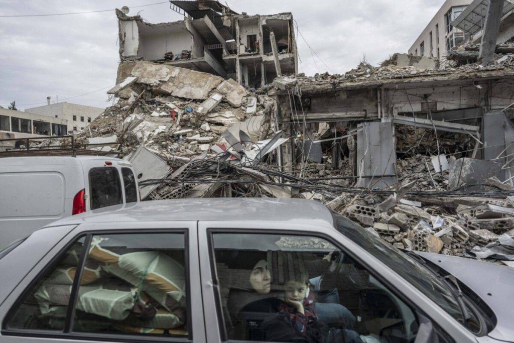 جيش الاحتلال الإسرائيلي يفجر عدة منازل في لبنان في أحدث انتهاك لوقف إطلاق النار