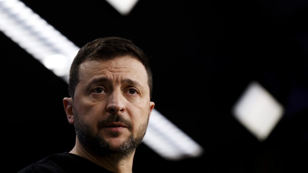 زيلينسكي يقول إن عرض الناتو للأراضي التي تسيطر عليها أوكرانيا يمكن أن ينهي “المرحلة الساخنة” من الحرب