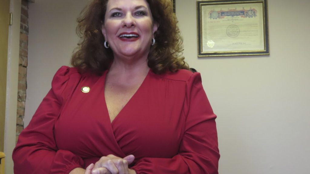 يقول مسؤول النقابة المتنافسة إن رئيس اتحاد كازينو أتلانتيك سيتي يجب أن يستقيل لمعارضته حظر التدخين