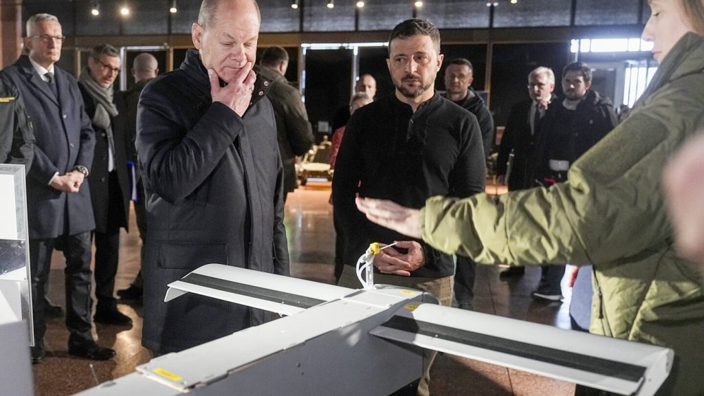 وصل المستشار الألماني أولاف شولتز إلى أوكرانيا في أول زيارة له منذ عامين ونصف