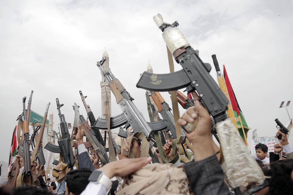 مئات اليمنيين يشاركون في مسيرة لدعم الشعب الفلسطيني في غزة في مواجهة الهجوم الإسرائيلي المدمر منذ أكتوبر في صنعاء باليمن في 26 يوليو 2024. (محمد حمود – وكالة الأناضول)