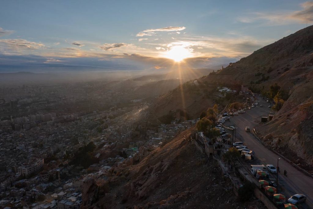 الحكومة السورية الجديدة تسيطر على المعابر الحدودية مع تركيا في أحدث عملية تسليم أمني