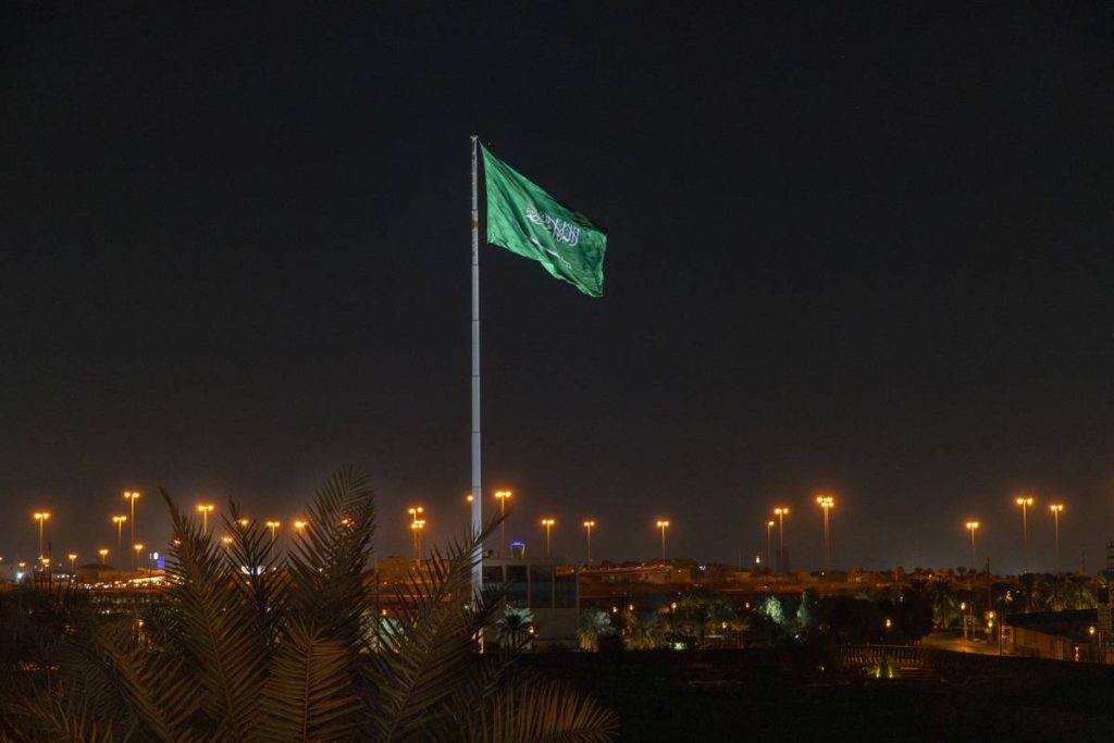 السعودية ترسل أول طائرة مساعدات إلى دمشق وسط جسر جوي للإغاثة لسوريا