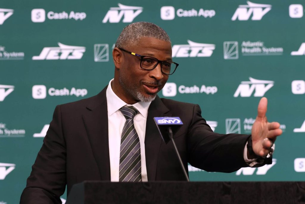 الطائرات هي عرض آرون جلين الآن