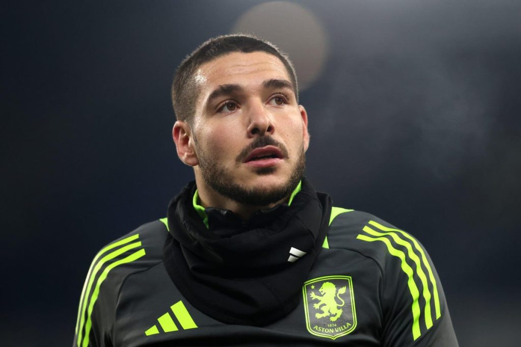 ينضم Emi Buendia إلى Bayer Leverkusen على سبيل الإعارة ويوقع عقد Aston Villa الجديد