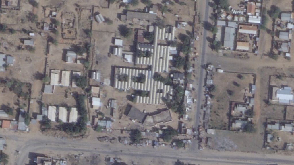 قال مدير منظمة الصحة العالمية إن نحو 70 شخصا قتلوا في هجوم على مستشفى في منطقة دارفور بالسودان