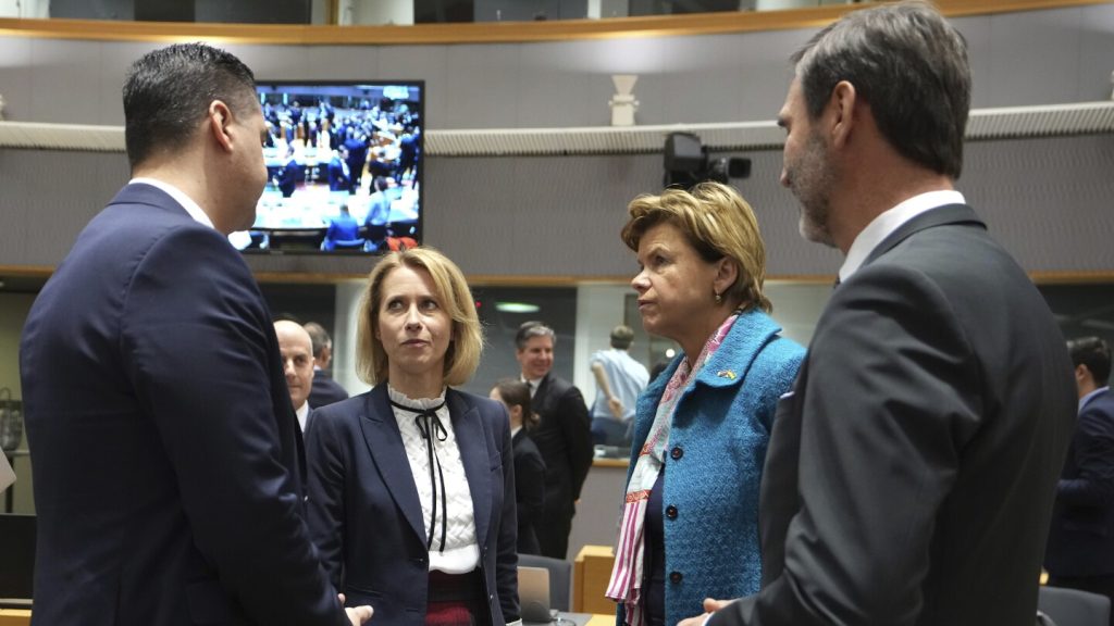 يطيل الاتحاد الأوروبي عقوباته في روسيا لمدة 6 أشهر بعد أن رفع المجر اعتراضاته