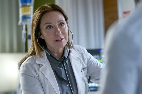 تظهر هذه الصورة التي أصدرتها Fox Molly Parker في مشهد من "Doc". (Peter H. Stranks/Fox عبر AP)