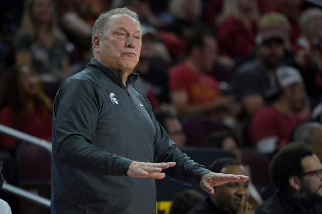 توم إيزو يكسر الرقم القياسي لـ Bob Knight's Big Ten Bins بفوزه 354 بصفته رقم 11 Spartans يعيد تأكيد أنفسهم