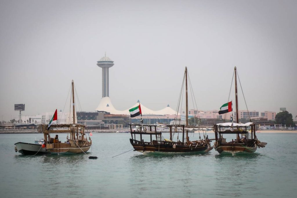 ترتيب الإمارات العربية المتحدة وقطر وعمان بين أكثر البلدان أمانًا في العالم مثل المملكة المتحدة والولايات المتحدة متأخرة