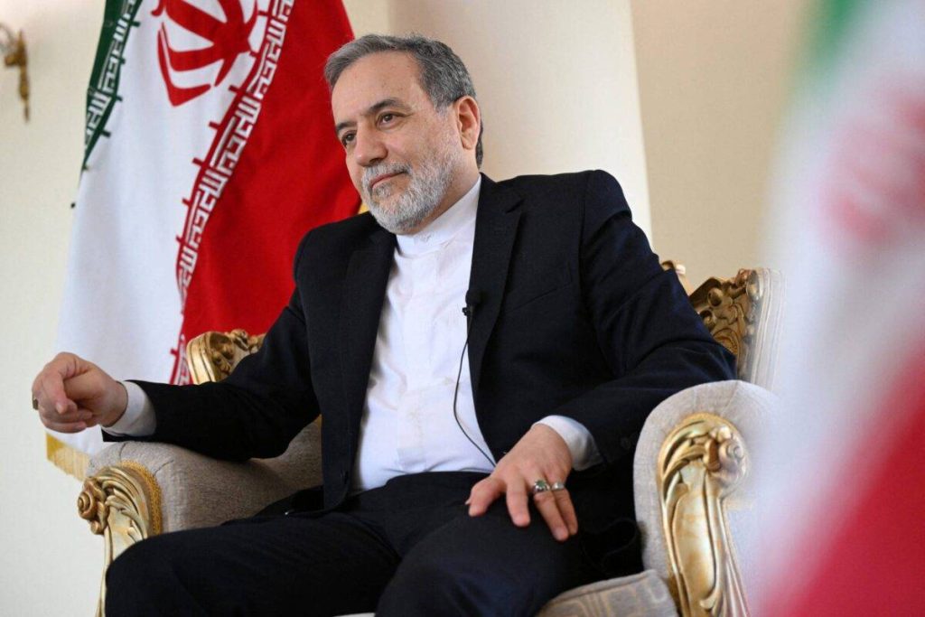 وزير الخارجية الإيراني للتشاور في محادثات إيران والولايات المتحدة خلال زيارة روسيا