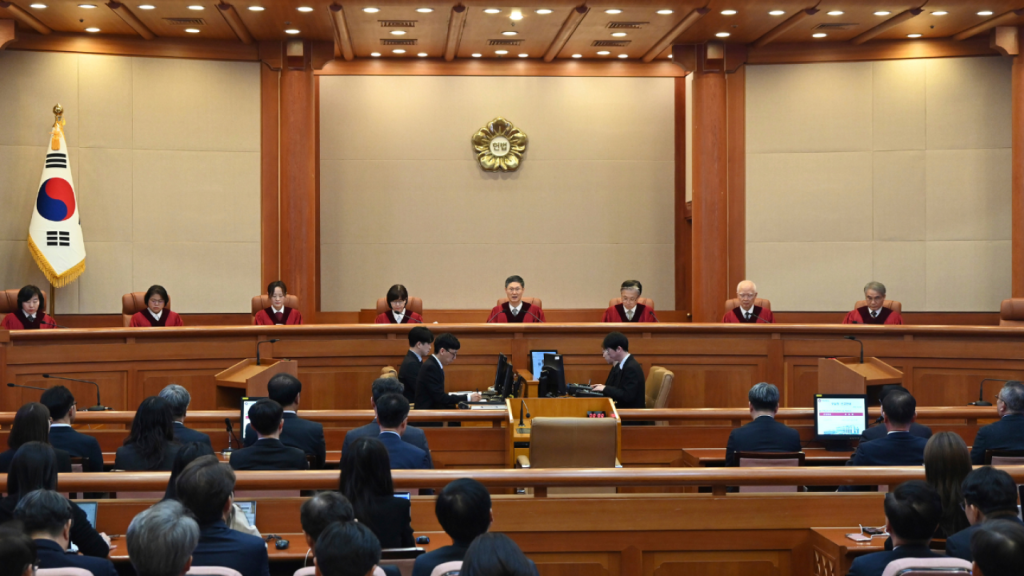 ما زال الكوريون الجنوبيون محيرين حول سبب إعلان زعيمهم الأحكام العرفية