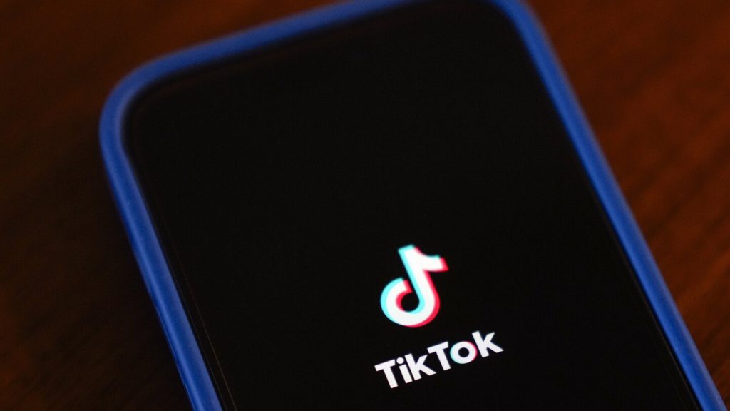يمتد ترامب إلى موعد Tiktok 75 يومًا آخر مع استمرارنا في البحث عن صفقة