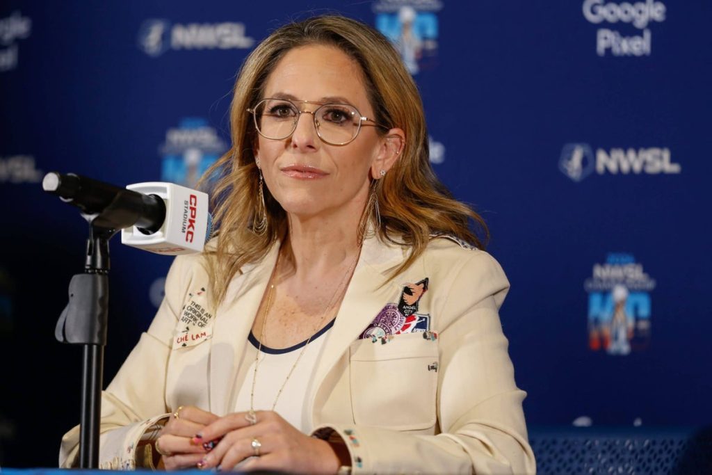 مفوض NWSL حول قرار اللعب بعد انهيار Savy King: “كل ما يمكننا فعله هو التعلم”