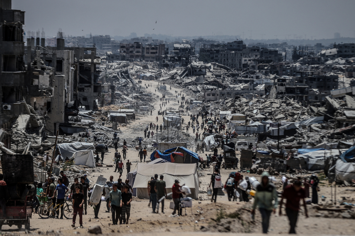 يعيد الفلسطينيون أراضيهم بعد انسحاب الجيش الإسرائيلي من منطقة السالاتين في قطاع غزة الشمالي ، غزة في 4 يونيو 2025. (علي جاد الله - وكالة Anadolu)