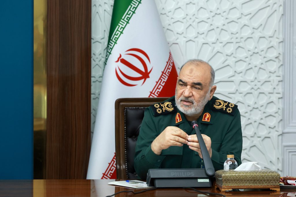 هجوم إسرائيلي على نطاق واسع على إيران يقتل كبار المسؤولين بما في ذلك قائد IRGC ، العلماء النوويين