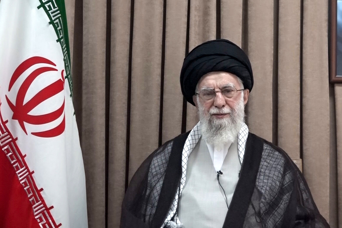 يخاطب الزعيم الأعلى الإيراني علي خامناي الأمة عن البث التلفزيوني الحكومي الإيراني في طهران ، إيران في 18 يونيو 2025. (مكتب الزعيم الأعلى لإيران - وكالة Anadolu)