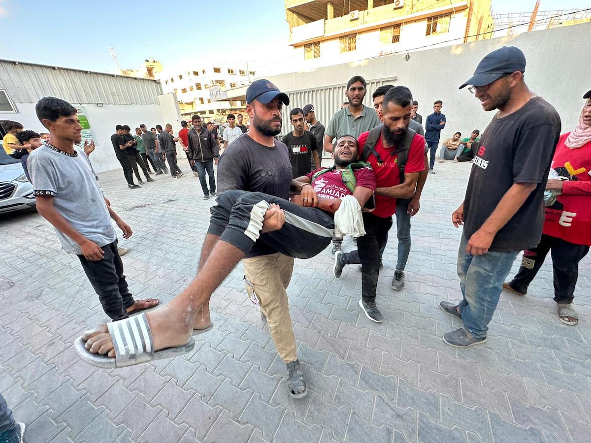 الهجوم الإسرائيلي على الفلسطينيين في انتظار المساعدات الإنسانية في غزة ، في 17 يونيو 2025 (Mohammed Asad/Middle East Monitor)