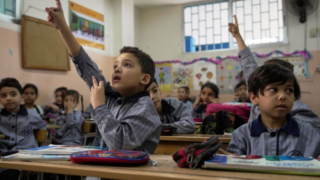 مع بلوغ الأمم المتحدة 80 عامًا ، يواجه أعمال المساعدات الإنسانية الحاسمة مستقبلًا غائمًا