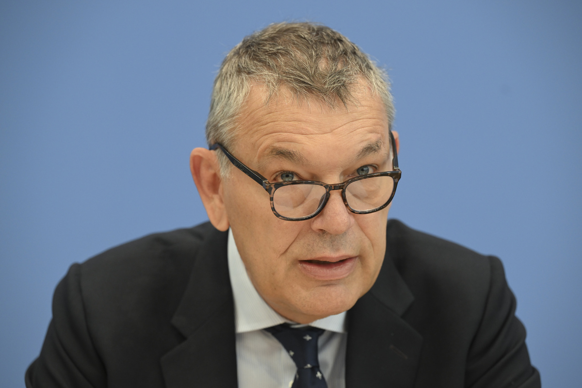 تتحدث وكالة الإغاثة والتشغيل الأمريكية للاجئين الفلسطينيين في شرق الشرق الأدنى (الأونروا) فيليب لازاريني إلى الصحفيين خلال مؤتمر صحفي في برلين ، ألمانيا ، في 24 يونيو 2025 (هاليلي سايركايا - وكالة أنادوولو)