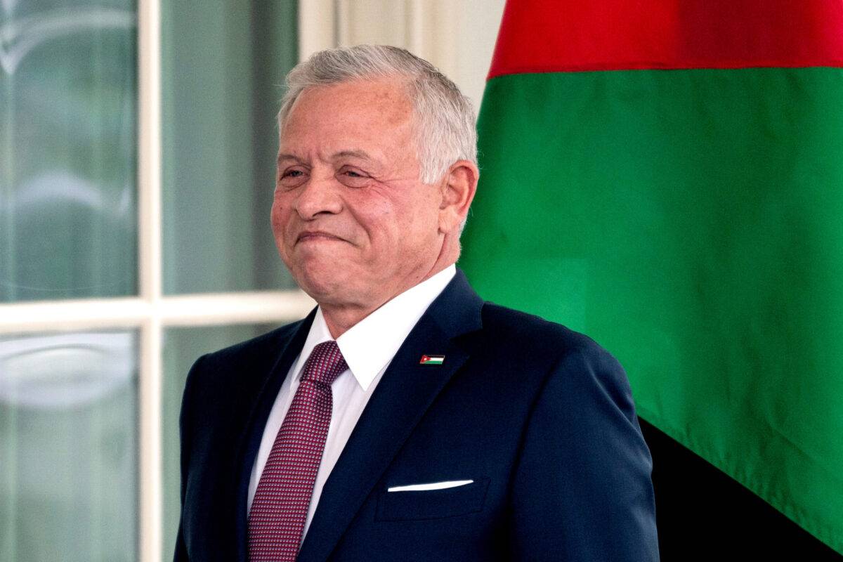 يلتقي الرئيس ترامب مع الملك الأردني عبد الله