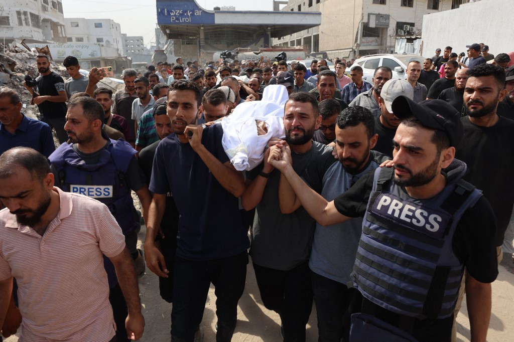 يقول مدير المستشفى إن إسرائيل قتلت صحفيو غزة لإخفاء “مذبحة” المخطط لها