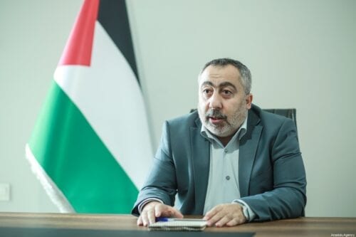 يتحدث مستشار وسائل الإعلام لزعيم حماس إسماعيل هانيه ، طاهر النونو في الجولة الثانية من محادثات الحوار الوطني الفلسطيني والانتخابات المقبلة خلال مقابلة حصرية في إسطنبول ، تركيا في 10 مارس 2021. (هوسام سالم - وكالة أنادوولو)