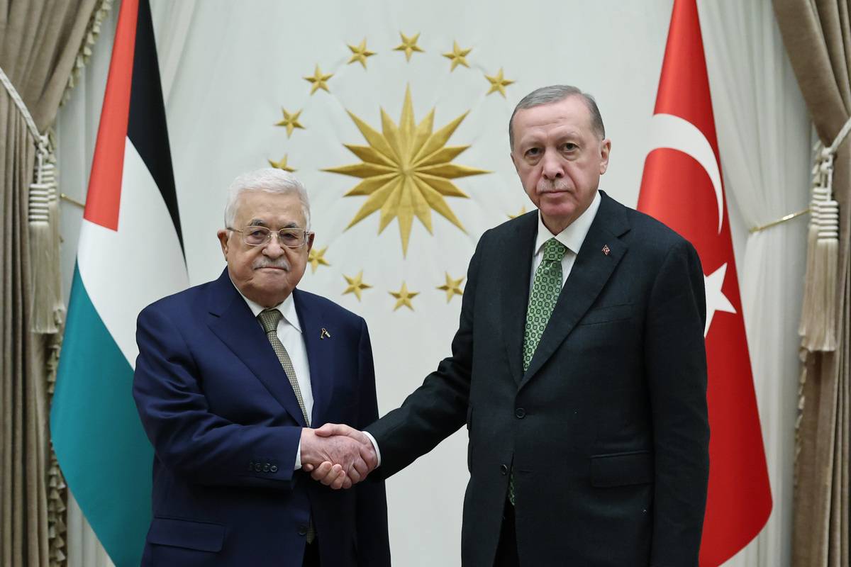 يلتقي الرئيس التركي رجب طيب أردوغان (L) مع الرئيس الفلسطيني محمود عباس (ص) مع حفل رسمي في المجمع الرئاسي في أنقرة ، تركي في 4 مارس ، 2024. (تروق Presidency/ Murat Cetinmuhurdar - Anadolu)
